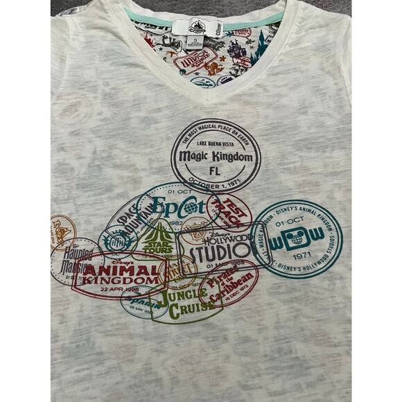 Disneyland Graphic T-shirt - Picture 2 of 6